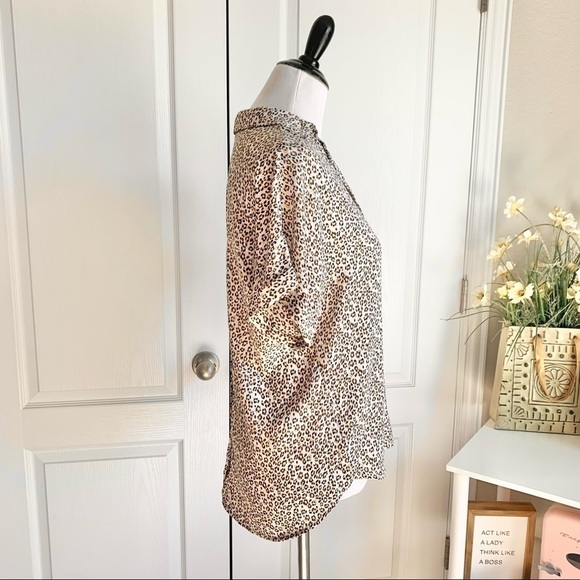 All in Favor Leopard Print V-neck Top - Picture 13 of 14